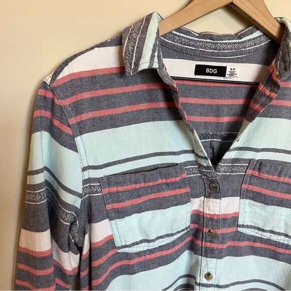 BDG, Urban Outfitters Sriped Flannel - Picture 5 of 11